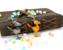 Final Fantasy X Chocobo Keychain - FF14 Final Fantasy 15 Chocobo Feather - LootCaveCo