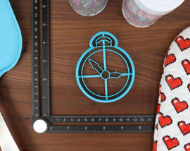 Alice's Adventures In Wonderland Storytime Cookie Cutters - Chipped Tea Cup, Drink Me Potion, Eat Me Cookie, Mad Top Hat, Pocket Watch - Bed