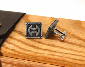 Warrior FFXIV Job Cufflinks - WAR Metal Resin, Final Fantasy 14 FF14 Soul Crystal - LootCaveCo